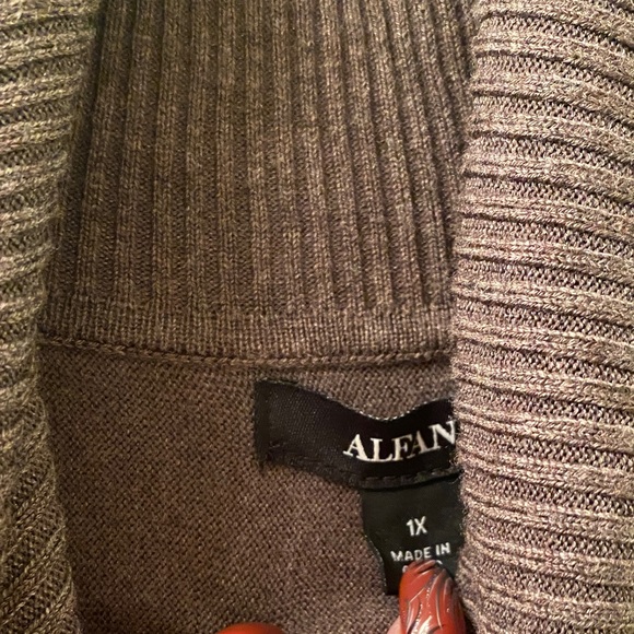 Alfani Women’s Dark Brown Turtleneck Sweater - Picture 2 of 6